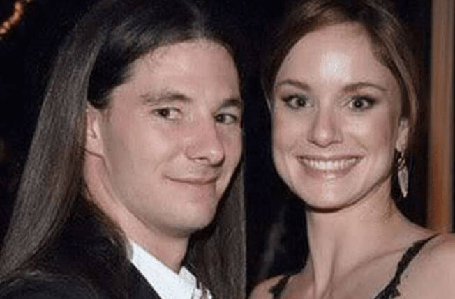 Oakes Wayne's parents, Josh Winterhalt and Sarah Wayne Callies.